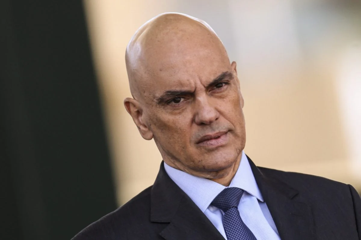 Alexandre de Moraes Devolve a Bala: Brasil Nega Extradição e Lacra em Cima da Espanha