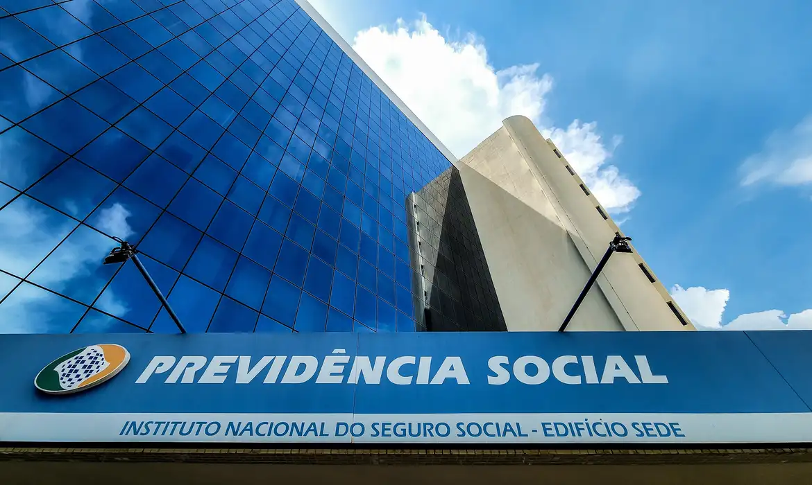 Rombo de R$ 2,1 bilhões no INSS revela o caos deixado por Bolsonaro