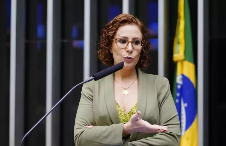 Carla Zambelli condenada a 10 anos de prisão por invasão ao CNJ