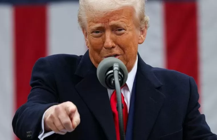 Trump ameaça Apple com tarifa de 25% se iPhones não forem fabricados nos EUA