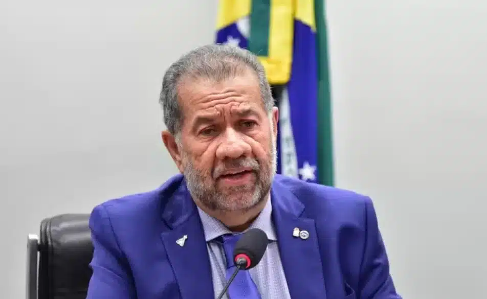 Lupi deixa Previdência, mas mantém influência com aliado no comando; PDT ameaça sair do governo