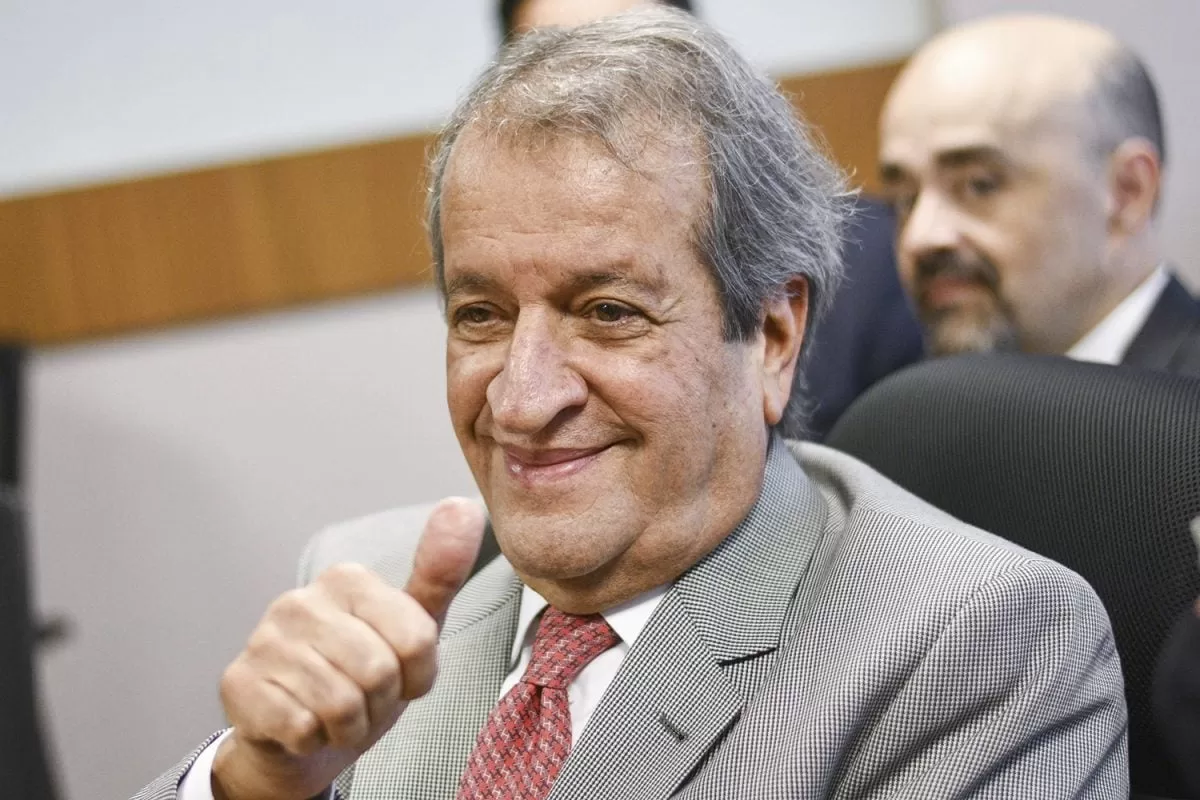Eduardo Bolsonaro reclama de falta de apoio financeiro do PL durante estadia nos EUA; Valdemar Costa Neto responde