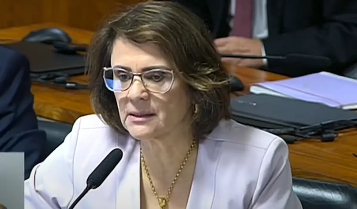 Damares abandona bolsonarismo raiz e ataca Virginia na CPI das Bets