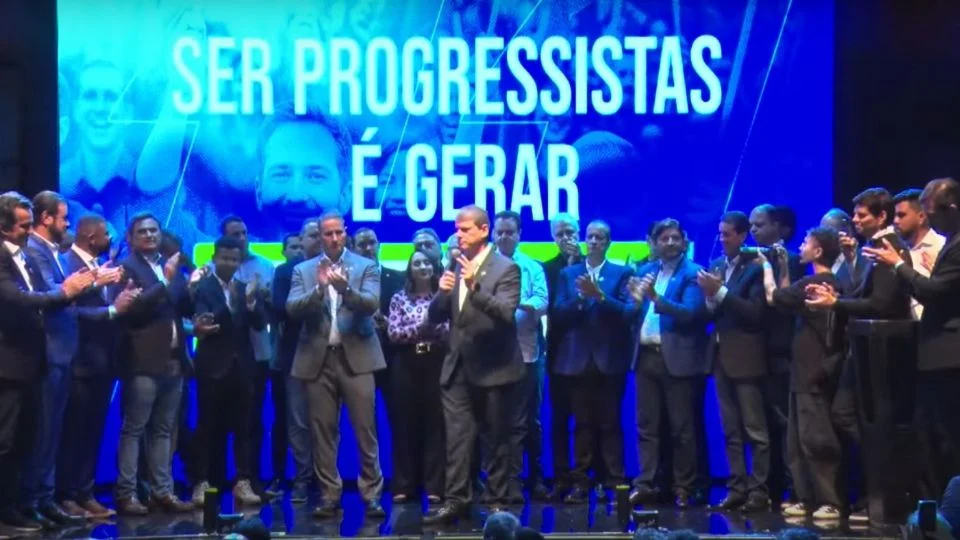 Tarcísio “dá banana” para Bolsonaro e afirma: “esse grupo tem projeto para o Brasil”