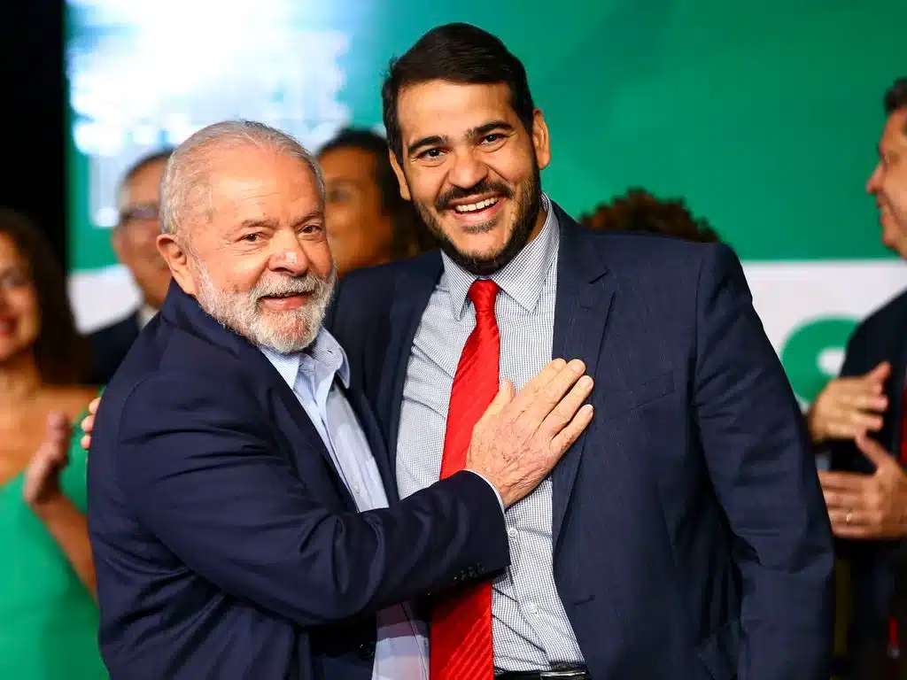 AGU Aciona STF por Medidas Imediatas contra Redes Sociais