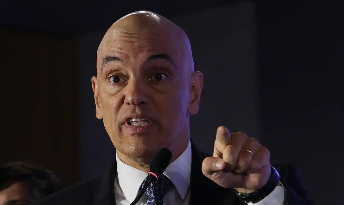 Moraes amplia concessão de prisões domiciliares a golpistas do 8 de janeiro