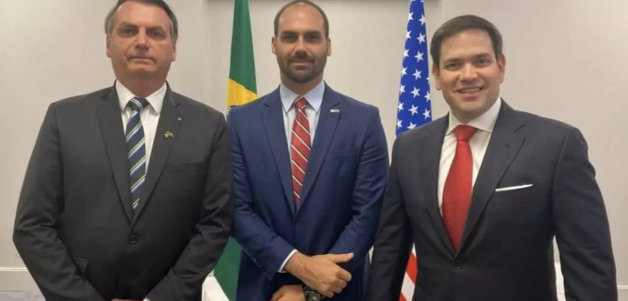 Bolsonaro depõe à PF sobre articulações de Eduardo nos EUA para obstruir investigação de golpe