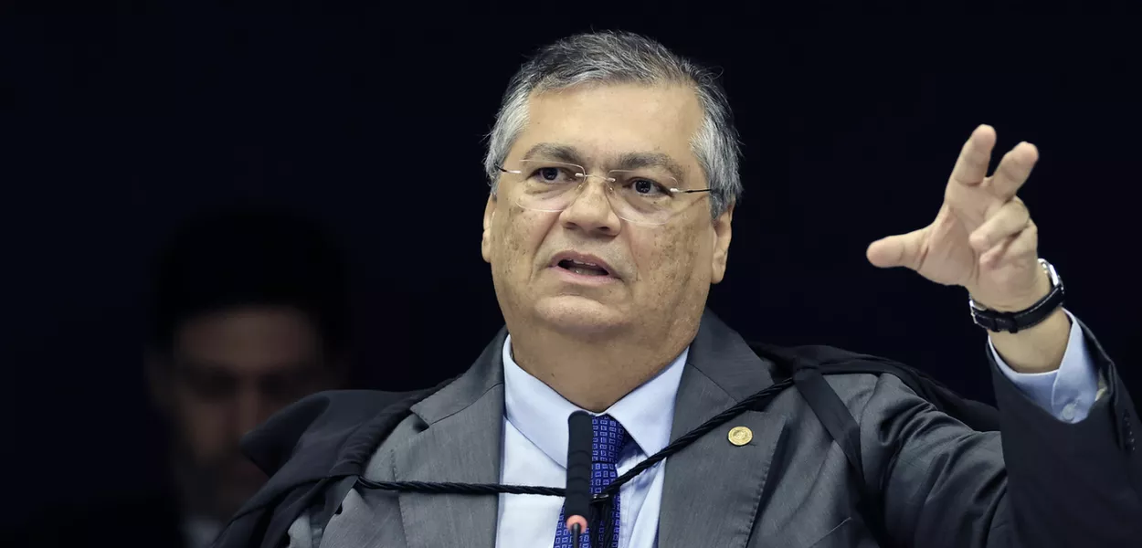 Flávio Dino vota pela responsabilização das big techs por postagens de terceiros