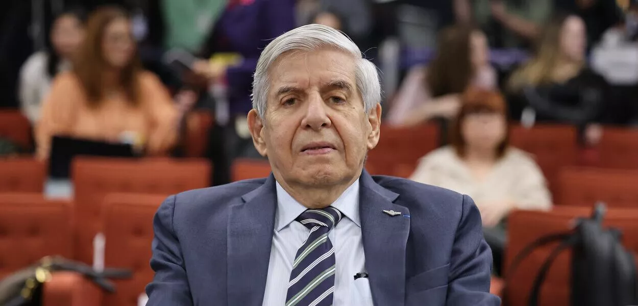 Heleno diz no STF que não cometeu ato ilegal porque “não havia oportunidade”
