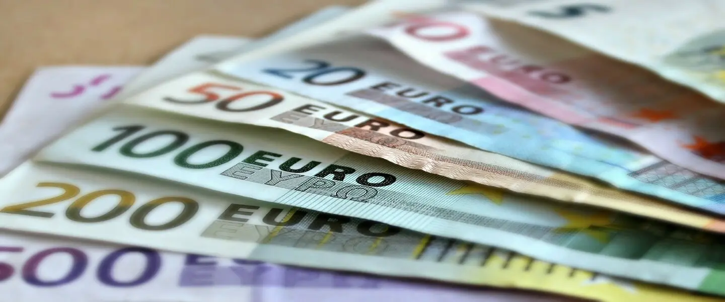 Renda básica universal aumenta qualificação profissional e reduz estresse, aponta estudo alemão