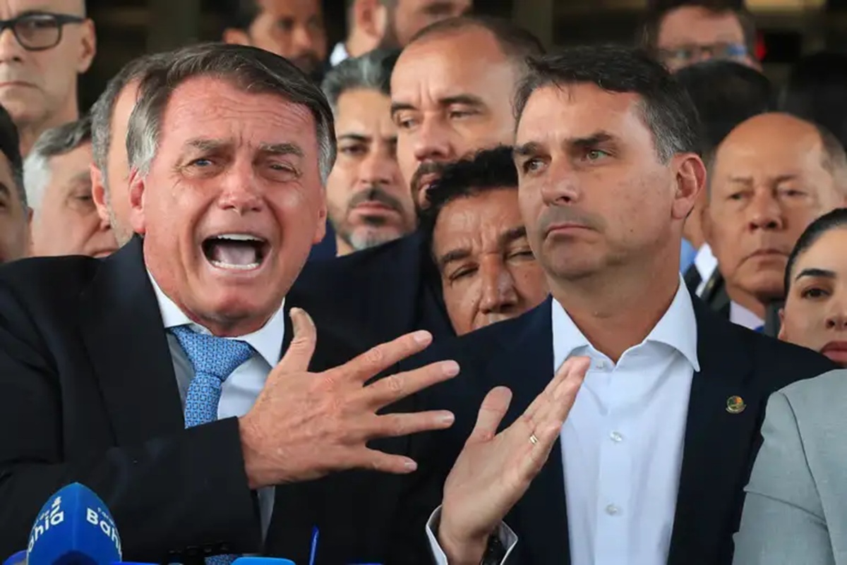 Flávio Bolsonaro aposta em indulto forçado a Bolsonaro e abre caminho para confronto institucional
