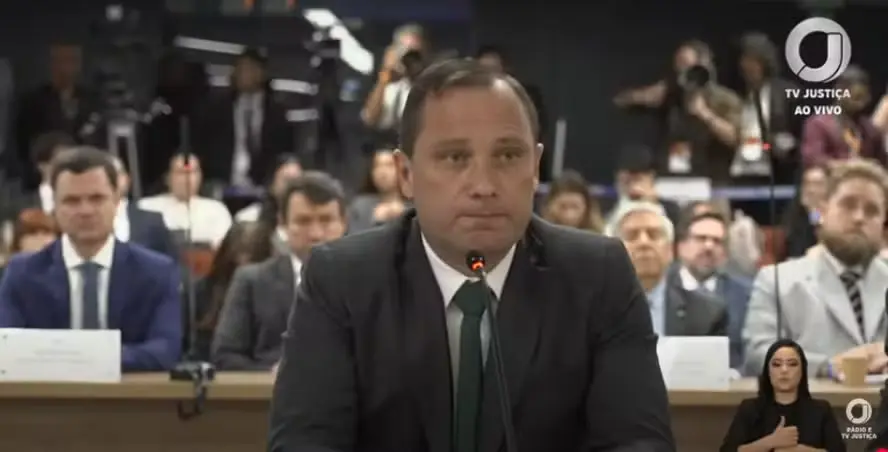 Cid diz que Braga Netto entregou dinheiro em sacola de vinho para apoiar manifestantes golpistas